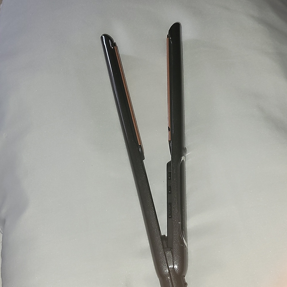Revlon straightener